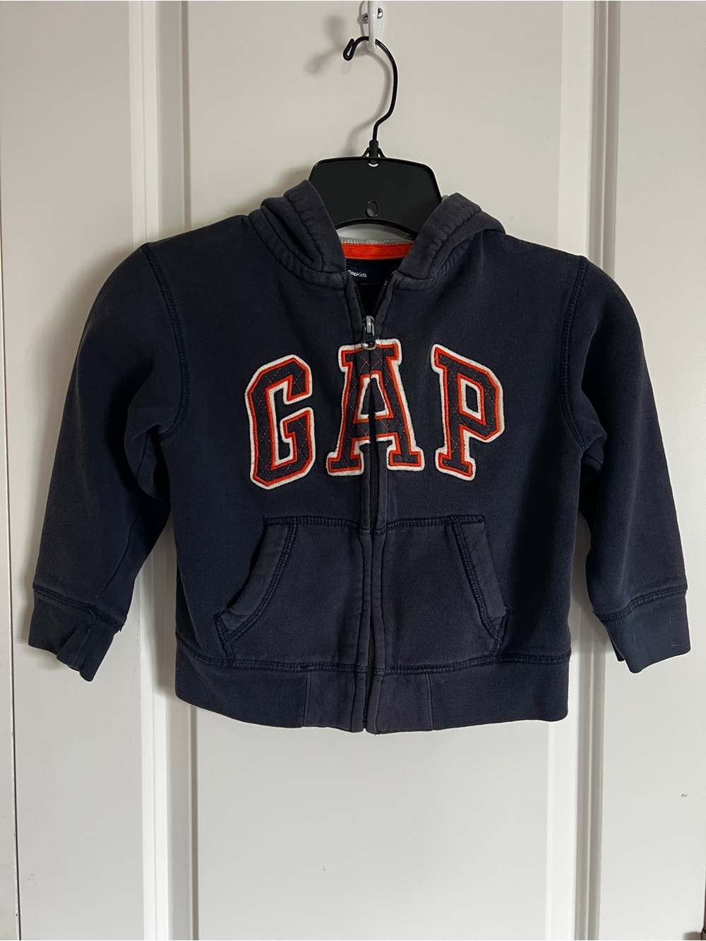 GAP kids Boys Navy zipped Hoodie with Orange-Trim Logo size XS 4/5